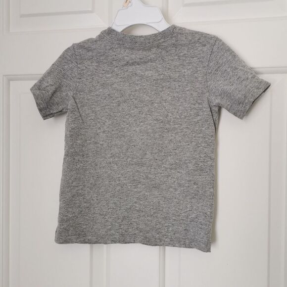 3/$15 Carter's t-shirt size ,2 - Picture 2 of 3